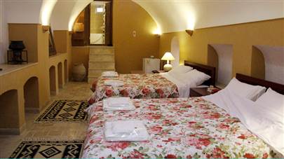 اتاق چهار تخته هتل خانه سه نیک یزد اتاق چهار تخته هتل خانه سه نیک یزد